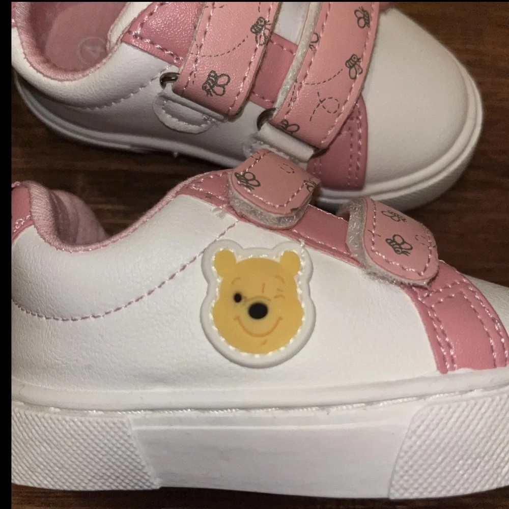 Disney Winnie the Pooh W/Pink & White Design Baby Girl Sneaker Foam Cushioning
